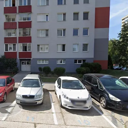 Beige Bed ブラチスラヴァ